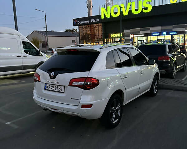 Белый Рено Колеос, объемом двигателя 2.49 л и пробегом 257 тыс. км за 10100 $, фото 3 на Automoto.ua