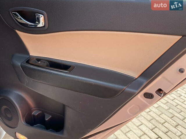 Белый Рено Колеос, объемом двигателя 2 л и пробегом 267 тыс. км за 9999 $, фото 25 на Automoto.ua