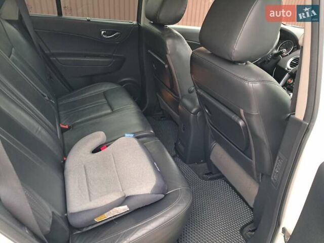 Белый Рено Колеос, объемом двигателя 2 л и пробегом 250 тыс. км за 9300 $, фото 9 на Automoto.ua