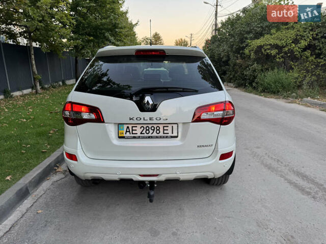 Білий Рено Колеос, об'ємом двигуна 2.5 л та пробігом 103 тис. км за 15000 $, фото 26 на Automoto.ua