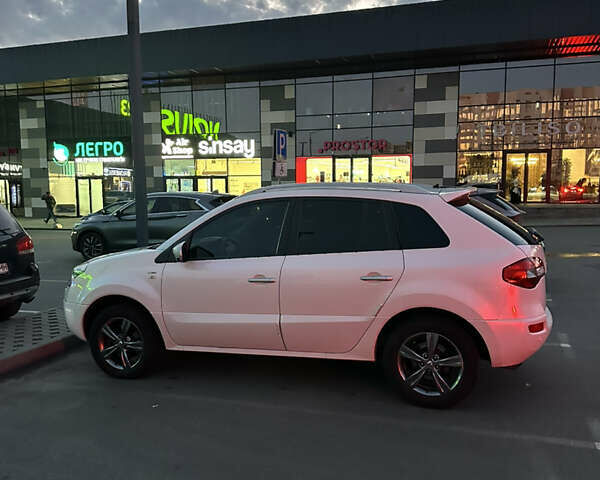 Белый Рено Колеос, объемом двигателя 2.49 л и пробегом 257 тыс. км за 10100 $, фото 1 на Automoto.ua