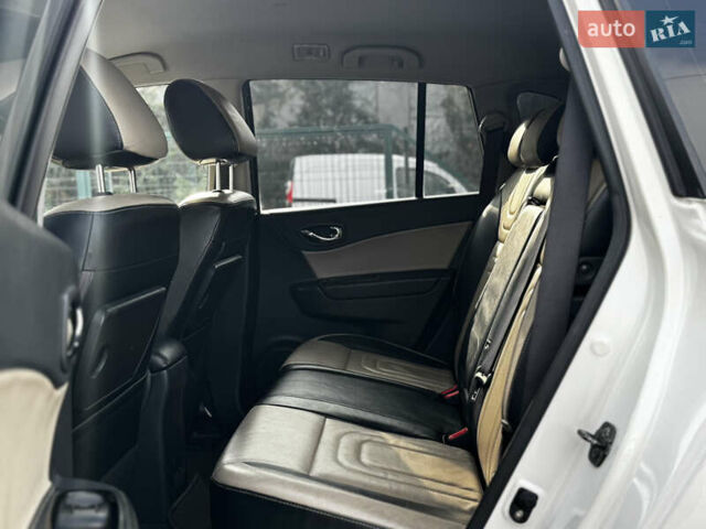 Белый Рено Колеос, объемом двигателя 2 л и пробегом 290 тыс. км за 9450 $, фото 26 на Automoto.ua