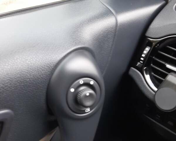 Белый Рено Колеос, объемом двигателя 2 л и пробегом 205 тыс. км за 10800 $, фото 27 на Automoto.ua