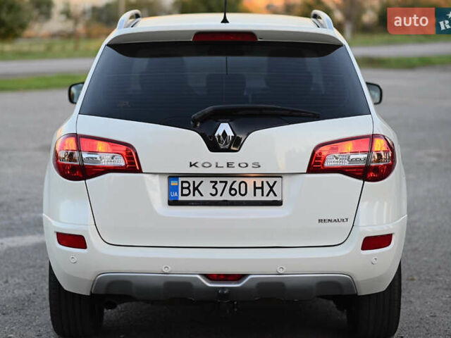 Белый Рено Колеос, объемом двигателя 2 л и пробегом 202 тыс. км за 10300 $, фото 10 на Automoto.ua