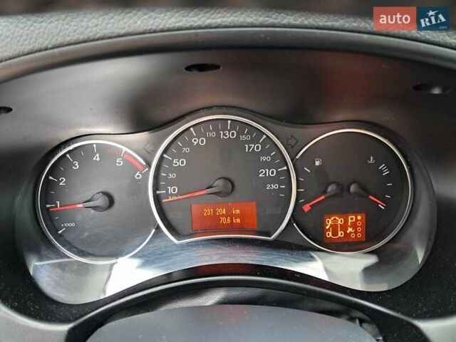 Белый Рено Колеос, объемом двигателя 2 л и пробегом 250 тыс. км за 9300 $, фото 13 на Automoto.ua