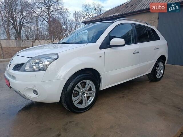 Белый Рено Колеос, объемом двигателя 2 л и пробегом 215 тыс. км за 10650 $, фото 1 на Automoto.ua