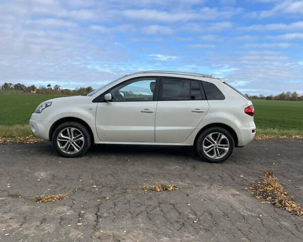 Белый Рено Колеос, объемом двигателя 2 л и пробегом 292 тыс. км за 10000 $, фото 1 на Automoto.ua