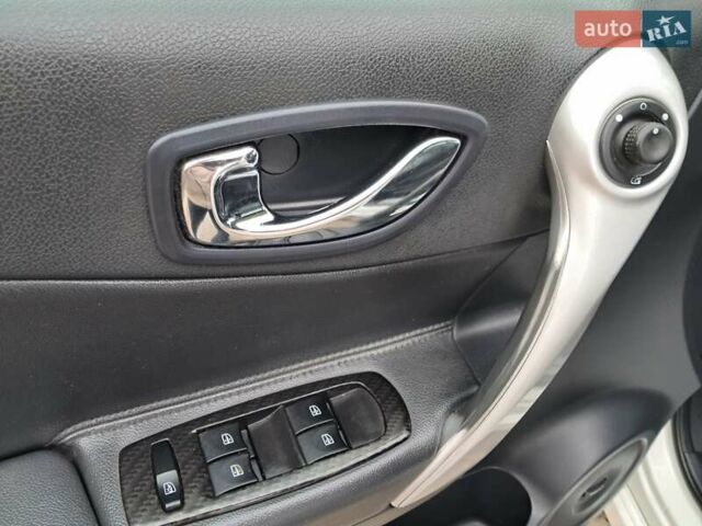 Белый Рено Колеос, объемом двигателя 2 л и пробегом 250 тыс. км за 9300 $, фото 14 на Automoto.ua