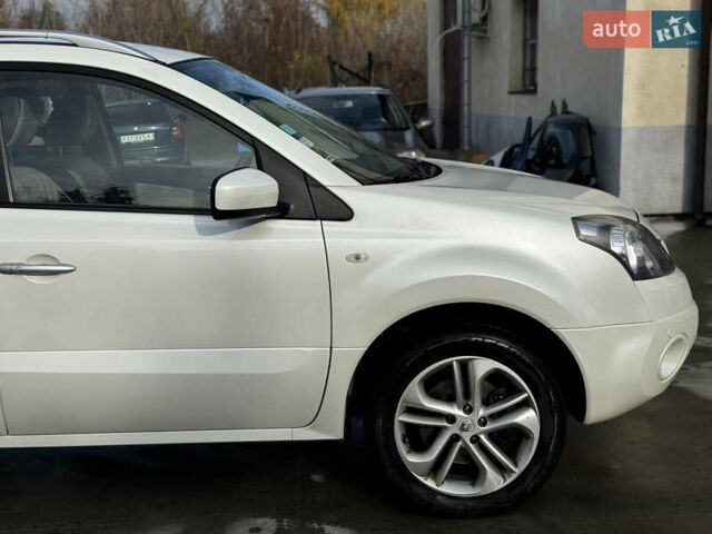 Белый Рено Колеос, объемом двигателя 2 л и пробегом 290 тыс. км за 9450 $, фото 10 на Automoto.ua