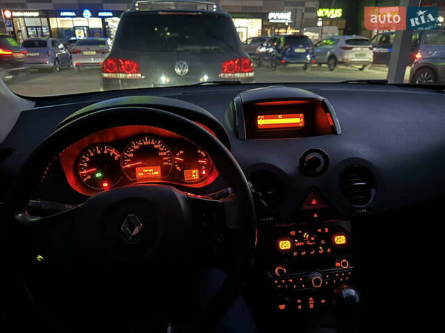 Белый Рено Колеос, объемом двигателя 2.49 л и пробегом 257 тыс. км за 10100 $, фото 11 на Automoto.ua