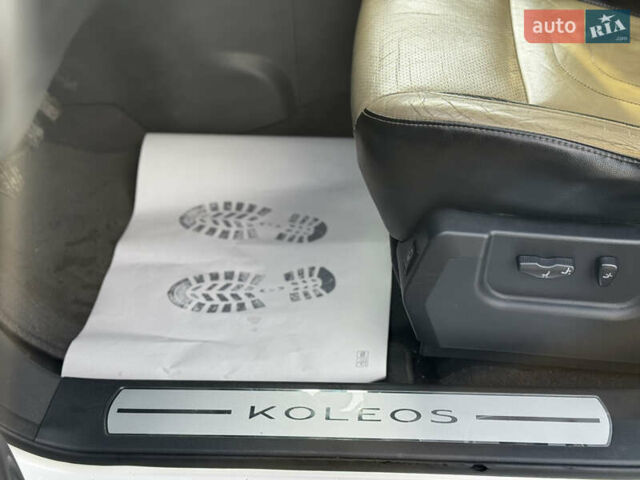 Белый Рено Колеос, объемом двигателя 2 л и пробегом 290 тыс. км за 9450 $, фото 19 на Automoto.ua