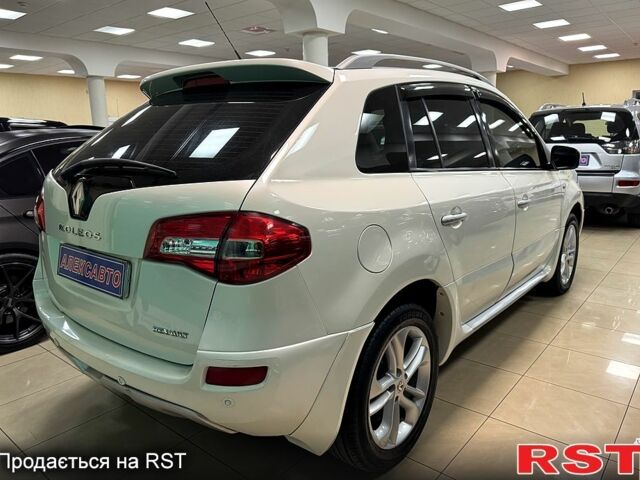 Белый Рено Колеос, объемом двигателя 2 л и пробегом 242 тыс. км за 8700 $, фото 5 на Automoto.ua