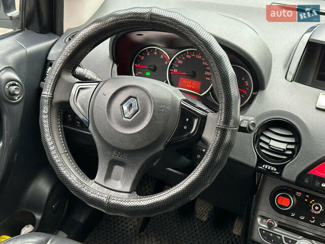 Белый Рено Колеос, объемом двигателя 2 л и пробегом 260 тыс. км за 10290 $, фото 19 на Automoto.ua