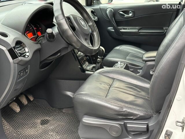 Белый Рено Колеос, объемом двигателя 2 л и пробегом 260 тыс. км за 10290 $, фото 6 на Automoto.ua