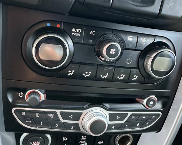 Белый Рено Колеос, объемом двигателя 2 л и пробегом 167 тыс. км за 9700 $, фото 19 на Automoto.ua