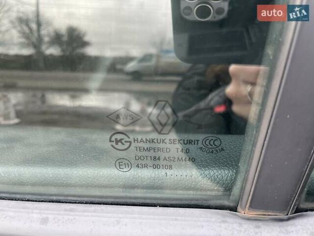 Білий Рено Колеос, об'ємом двигуна 2 л та пробігом 249 тис. км за 10200 $, фото 56 на Automoto.ua