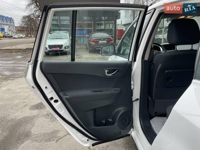 Білий Рено Колеос, об'ємом двигуна 2 л та пробігом 249 тис. км за 10200 $, фото 23 на Automoto.ua