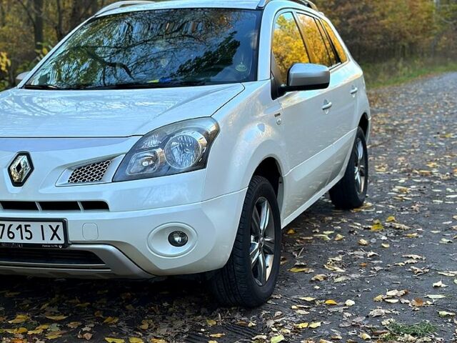 Рено Колеос 2011 в Ильинцах на Automoto.ua Белый Рено Колеос, объемом двигателя 2 л и пробегом 231 тыс. км за 10600 $, фото 1 на Automoto.ua