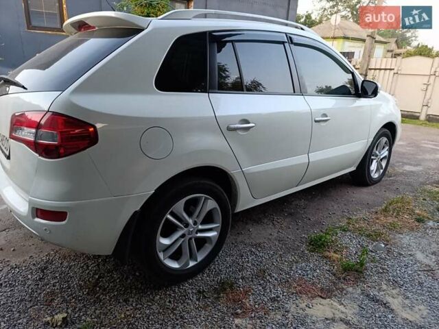 Белый Рено Колеос, объемом двигателя 2 л и пробегом 220 тыс. км за 10900 $, фото 1 на Automoto.ua