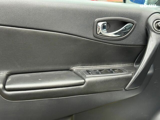 Белый Рено Колеос, объемом двигателя 2 л и пробегом 260 тыс. км за 10290 $, фото 7 на Automoto.ua