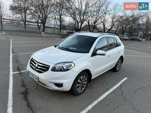 Белый Рено Колеос, объемом двигателя 2 л и пробегом 260 тыс. км за 9900 $, фото 3 на Automoto.ua