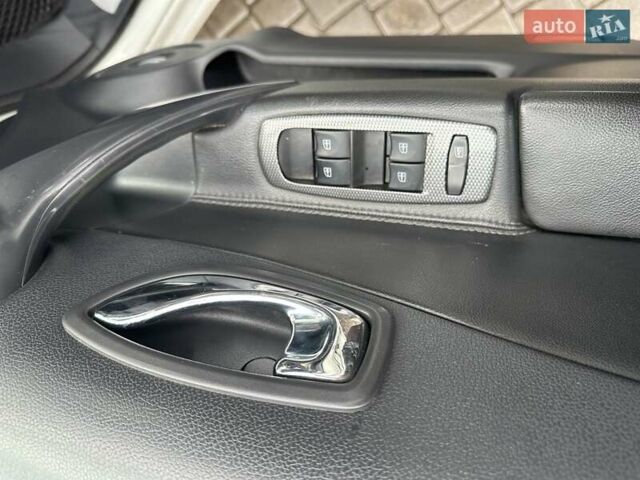 Білий Рено Колеос, об'ємом двигуна 2 л та пробігом 250 тис. км за 9800 $, фото 13 на Automoto.ua