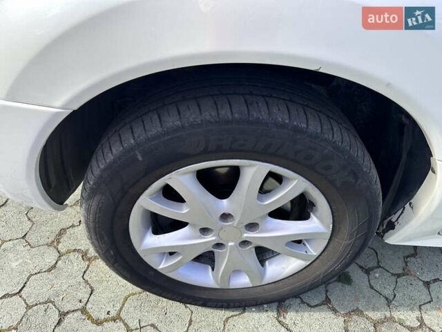 Белый Рено Колеос, объемом двигателя 2 л и пробегом 167 тыс. км за 9700 $, фото 11 на Automoto.ua