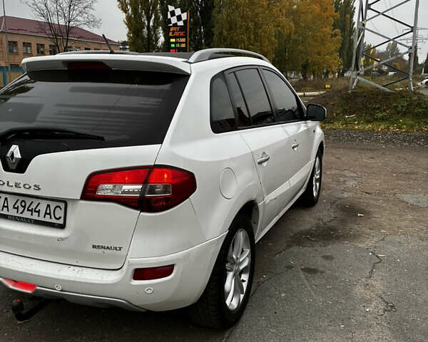 Рено Колеос 2011 в Киеве на Automoto.ua Белый Рено Колеос, объемом двигателя 2 л и пробегом 221 тыс. км за 8200 $, фото 6 на Automoto.ua