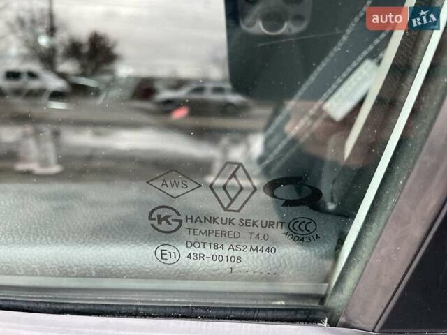 Білий Рено Колеос, об'ємом двигуна 2 л та пробігом 249 тис. км за 10200 $, фото 55 на Automoto.ua
