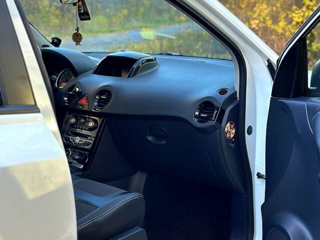 Рено Колеос 2011 в Ильинцах на Automoto.ua Белый Рено Колеос, объемом двигателя 2 л и пробегом 231 тыс. км за 10600 $, фото 3 на Automoto.ua