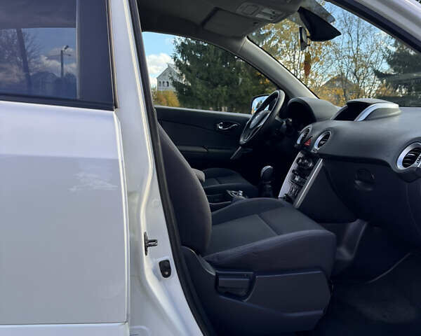 Белый Рено Колеос, объемом двигателя 2 л и пробегом 167 тыс. км за 9700 $, фото 29 на Automoto.ua