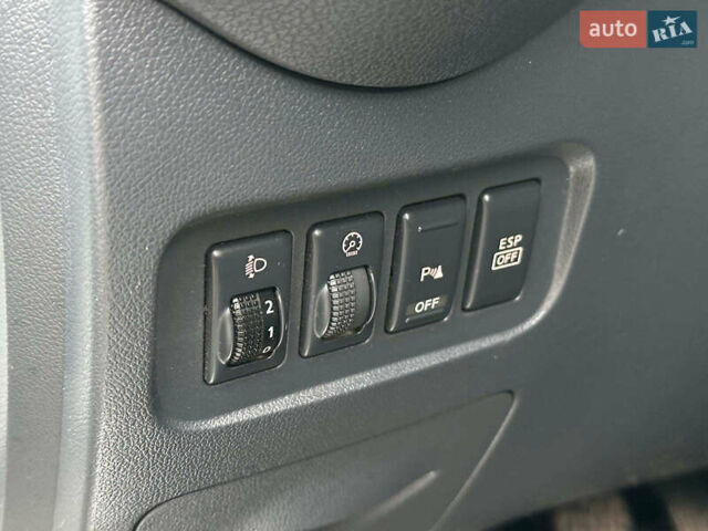 Белый Рено Колеос, объемом двигателя 2 л и пробегом 260 тыс. км за 10290 $, фото 10 на Automoto.ua