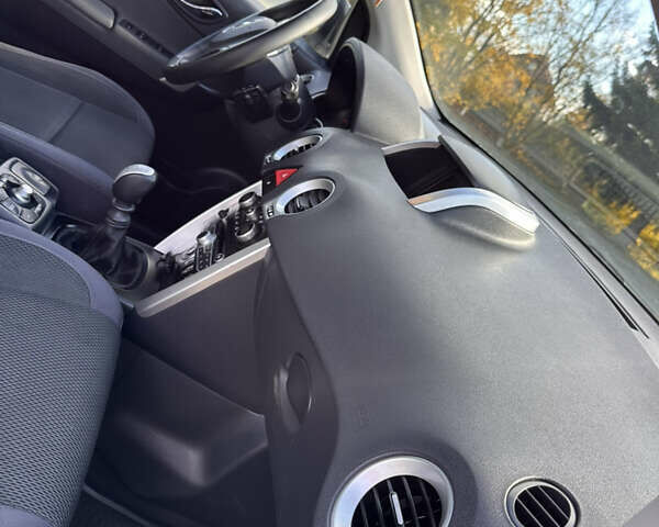 Белый Рено Колеос, объемом двигателя 2 л и пробегом 167 тыс. км за 9700 $, фото 33 на Automoto.ua