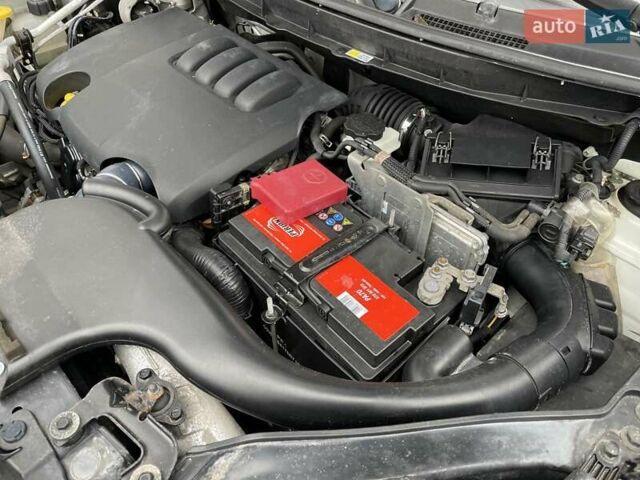 Білий Рено Колеос, об'ємом двигуна 2 л та пробігом 249 тис. км за 10200 $, фото 46 на Automoto.ua