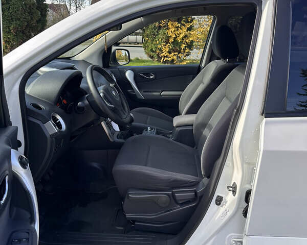 Белый Рено Колеос, объемом двигателя 2 л и пробегом 167 тыс. км за 9700 $, фото 12 на Automoto.ua