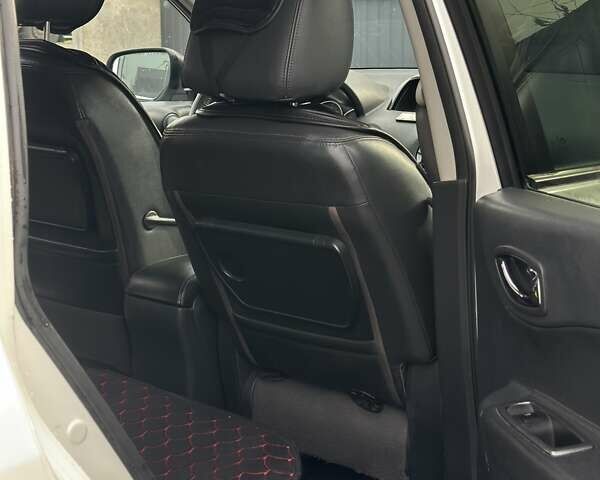 Білий Рено Колеос, об'ємом двигуна 2 л та пробігом 250 тис. км за 9800 $, фото 5 на Automoto.ua