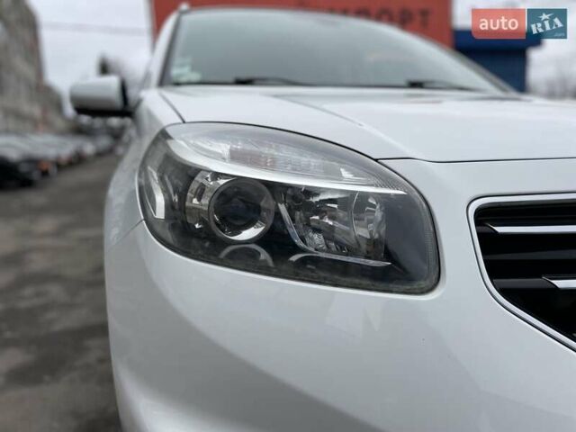 Білий Рено Колеос, об'ємом двигуна 2 л та пробігом 249 тис. км за 10200 $, фото 48 на Automoto.ua