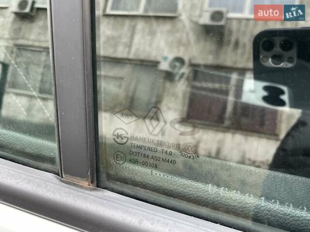 Білий Рено Колеос, об'ємом двигуна 2 л та пробігом 249 тис. км за 10200 $, фото 62 на Automoto.ua