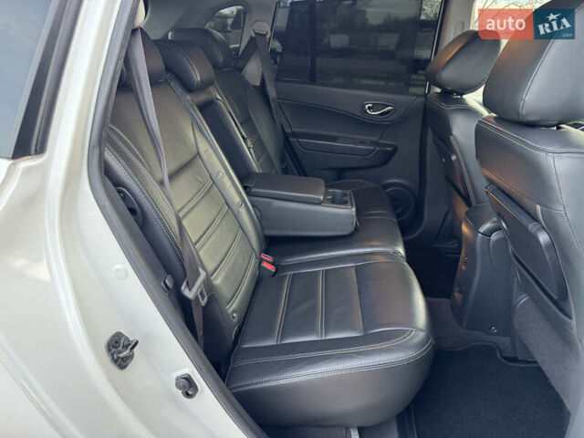 Белый Рено Колеос, объемом двигателя 2 л и пробегом 226 тыс. км за 12500 $, фото 57 на Automoto.ua