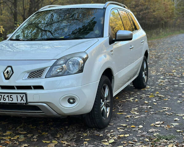 Білий Рено Колеос, об'ємом двигуна 2 л та пробігом 231 тис. км за 10600 $, фото 2 на Automoto.ua