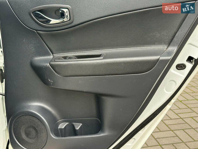 Белый Рено Колеос, объемом двигателя 2 л и пробегом 260 тыс. км за 10290 $, фото 16 на Automoto.ua