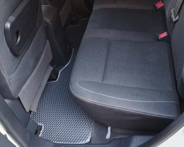 Белый Рено Колеос, объемом двигателя 2 л и пробегом 259 тыс. км за 10700 $, фото 15 на Automoto.ua