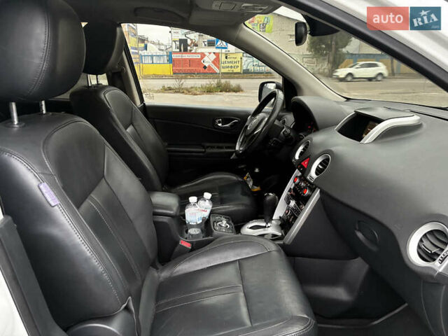 Рено Колеос 2011 в Киеве на Automoto.ua Белый Рено Колеос, объемом двигателя 2 л и пробегом 221 тыс. км за 8200 $, фото 16 на Automoto.ua