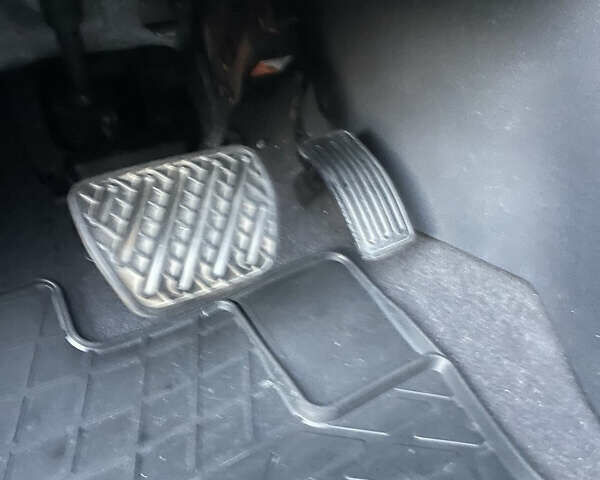 Білий Рено Колеос, об'ємом двигуна 2 л та пробігом 260 тис. км за 9500 $, фото 8 на Automoto.ua