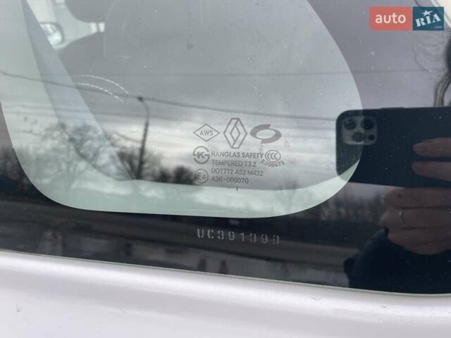 Білий Рено Колеос, об'ємом двигуна 2 л та пробігом 249 тис. км за 10200 $, фото 58 на Automoto.ua