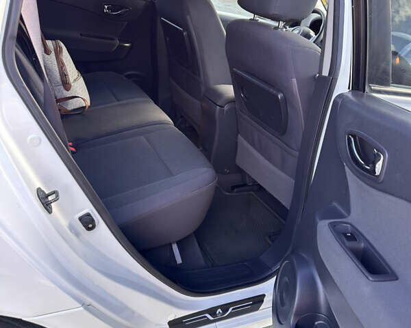 Белый Рено Колеос, объемом двигателя 2 л и пробегом 167 тыс. км за 9700 $, фото 26 на Automoto.ua