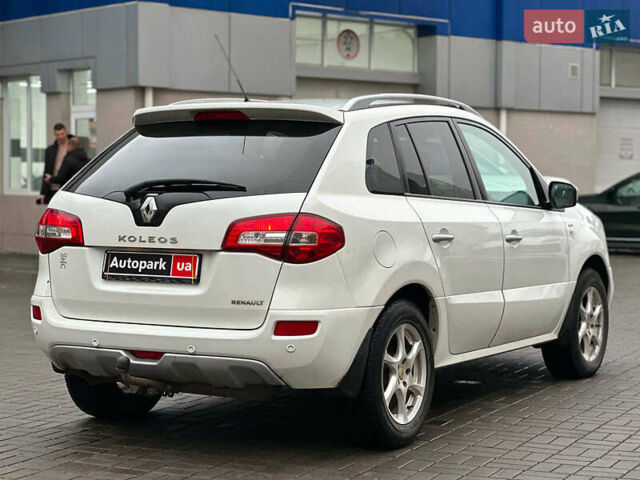 Белый Рено Колеос, объемом двигателя 2 л и пробегом 260 тыс. км за 10290 $, фото 3 на Automoto.ua