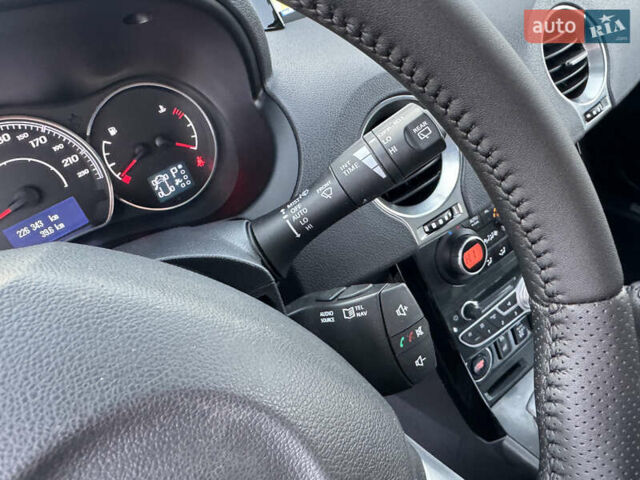 Белый Рено Колеос, объемом двигателя 2 л и пробегом 226 тыс. км за 12500 $, фото 33 на Automoto.ua