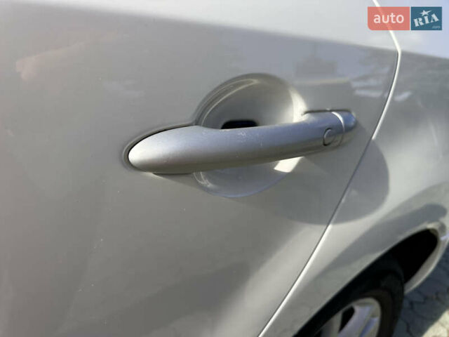 Белый Рено Колеос, объемом двигателя 2 л и пробегом 167 тыс. км за 9700 $, фото 36 на Automoto.ua