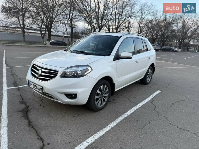 Белый Рено Колеос, объемом двигателя 2 л и пробегом 260 тыс. км за 9900 $, фото 1 на Automoto.ua